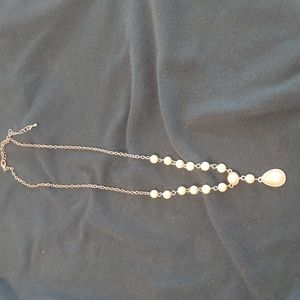 Necklace Pearl beads om silvertone chain